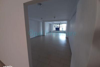 Spațiu comercial, de 57 mp, în Central - 7