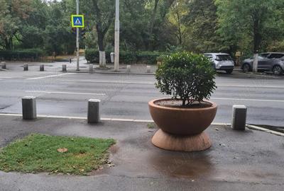 Vand apartament de doua camere pe Blvd. Tineretului cu vedere la parc, suprafa?a 46,17mp - 2