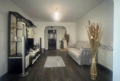 Apartament cu 3 camere decomandat, mobilat în Central - 1