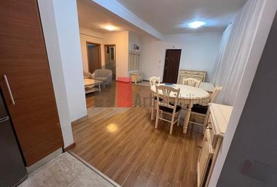Apartament cu 3 camere semidecomandat în 1 Mai