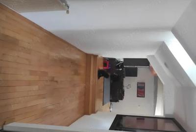 Casă cu 6 camere în Central - 2