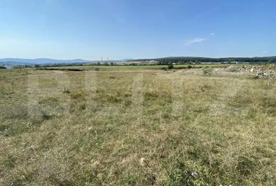 Teren de 3800 mp, în Aghireș - 1