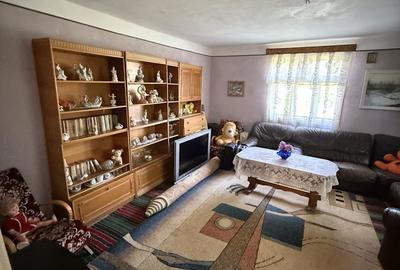 Casă cu 4 camere în Mănăstirea Cașin - 4