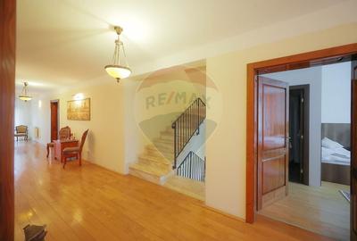 Hotel/Pensiune, de 438 mp, în Nufărul - 23