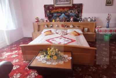 Apartament cu 4 camere semidecomandat în Central - 3