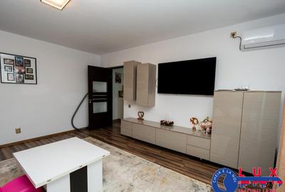 Apartament cu 3 camere decomandat în C5 - 2