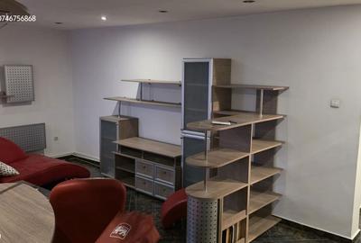 Apartament cu 3 camere decomandat în Micro 6 - 3