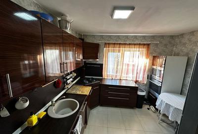 Apartament cu 3 camere decomandat în Central - 3