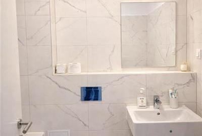 Apartament cu 3 camere decomandat, mobilat în Tractorul - 8