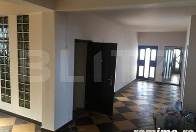 Casă cu 11 camere cu Teren 1700 Mp în Central - 4