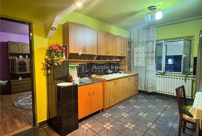Apartament cu 3 camere decomandat în Gojdu - 2