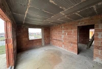 Casă cu Teren 330 Mp în Dragșina - 1