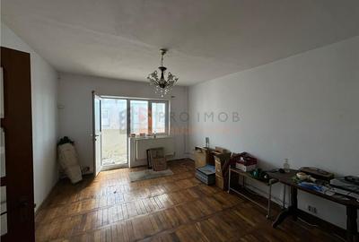 Apartament 3 camere cf1 decomandat zona Micro 3 - 4