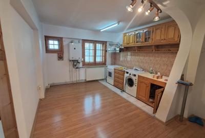 Apartament cu 2 camere decomandat în Brăilei - 2