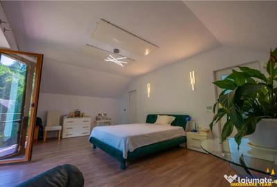 Casă cu 9 camere cu Teren 1750 Mp în Central - 6