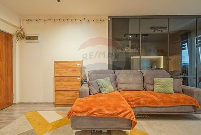 Apartament cu 2 camere semidecomandat în Tractorul - 4