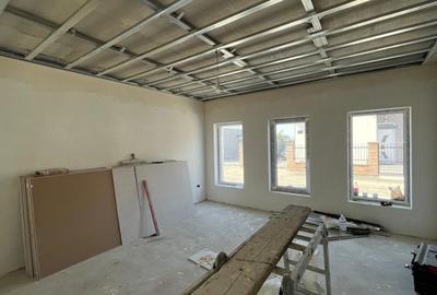 Casă individuală cu 4 camere cu Canalizare în Moșnița Veche - 3