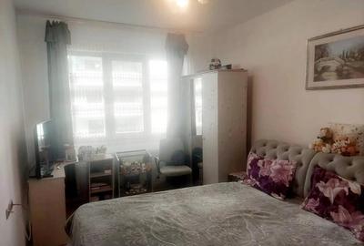 Apartament cu 2 camere, decomandat - zona Tractorul - 2