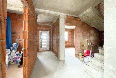 Duplex cu 4 camere cu Canalizare în Moșnița Veche - 4