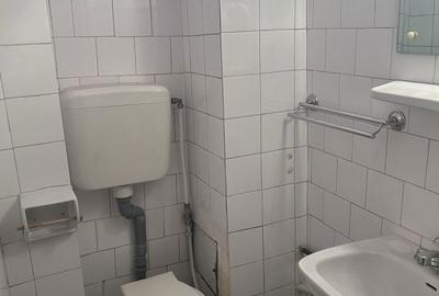 Apartament cu 3 camere decomandat în Central - 8