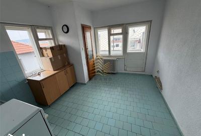 Apartament cu 3 camere decomandat în Central - 4
