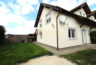 Duplex cu 5 camere cu Canalizare în Moșnița Veche - 1