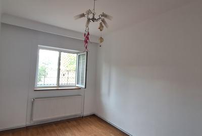 Apartament cu 3 camere de vanzare in zona Costin Georgian - 4