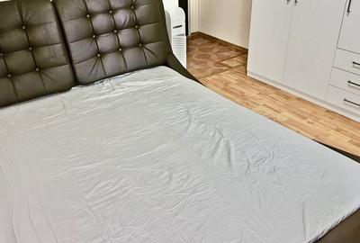 Garsonieră de închiriat - Micro 40, etaj 2, 20 mp + balcon - - 2