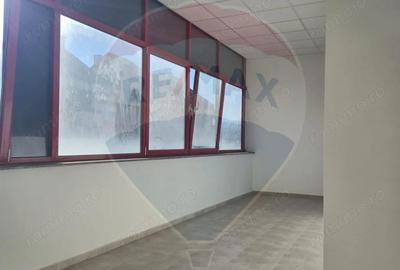 Spațiu comercial, de 30 mp, în Central