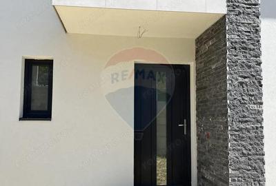 Casa de vanzare la 12 minute de Pite?ti inconjurata de natura - 16