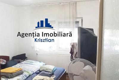 Apartament cu 3 camere de vanzare - Zona Micro 17 - 1