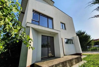 Vila spatioasa la rosu 4 camere Pipera/ pret negociabil - 2