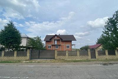 Casă cu 2 camere cu Teren 1300 Mp în Ruși - 4