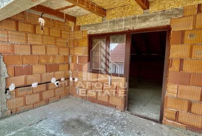 Casa la rosu cu instalatie electrica Becicherecu Mic - 13