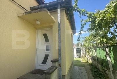 Doua case de vanzare cu 3 camere 120mp, intr-o curte de 536mp teren, zona 14 MAI - 12