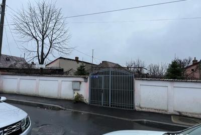 Casă în Bariera Vâlcii - 2