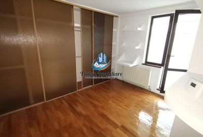Apartament 3 camere etaj 4, cu pod, zona centrala Piatra Neamt - 1