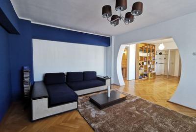 Apartament cu 3 camere decomandat, mobilat în Central