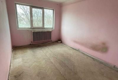 Apartament cu 3 camere decomandat în Podul de Piatră - 2