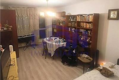 Apartament cu 3 camere decomandat în Dristor