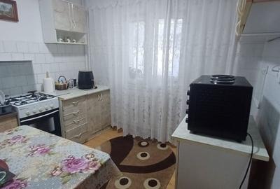Apartament 3 Camere, etaj 1, zona Nicolina 1 - 4