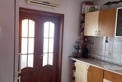 Apartament cu 3 camere decomandat în Dorobanți 2