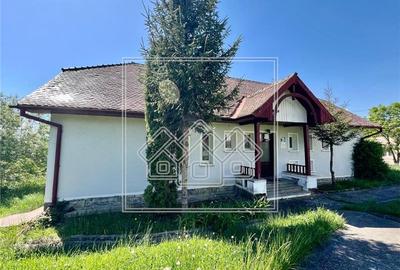 Casă individuală cu 6 camere cu Canalizare în Cisnădie - 1