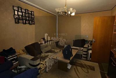 Apartament cu 4 camere decomandat în 1 Decembrie 1918