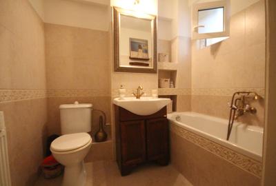 Apartament cu 3 camere decomandat, mobilat în Circumvalațiunii - 49