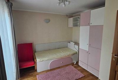 Casă cu 4 camere cu Teren 225 Mp în Bărcănești