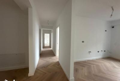 Apartament cu 4 camere în Central - 2
