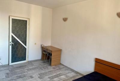 Garsonieră decomandată, mobilată în CET - 2