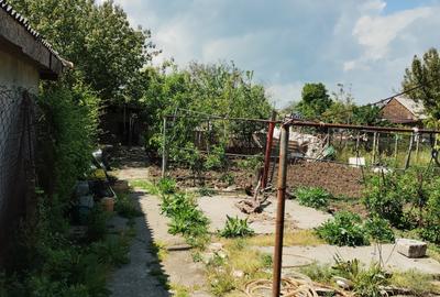 Casă cu 5 camere în Est