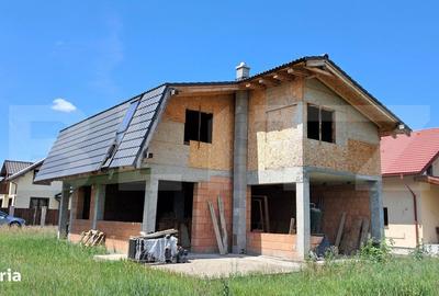 Casă cu 4 camere cu Canalizare în Cristian - 9